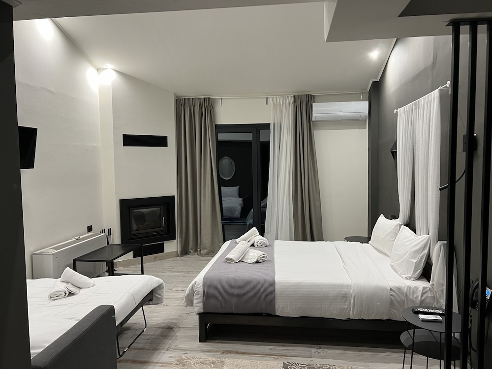 Superior Double Room, Fireplace photo 2