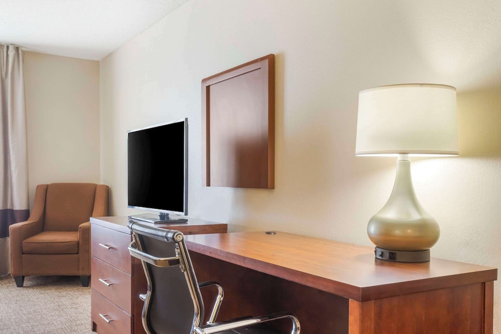 Suite, Multiple Beds, Non Smoking photo 3