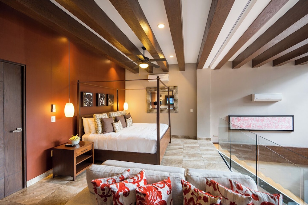 Deluxe Townhome, 2 Bedrooms, Mezzanine