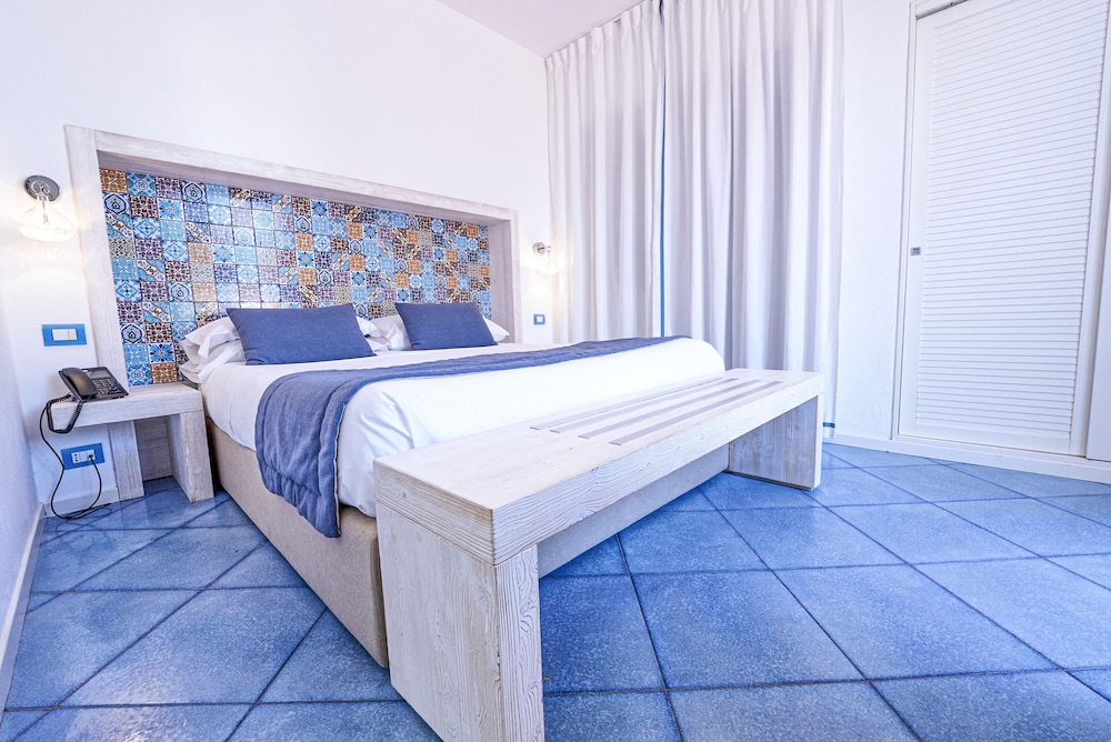 Premium Double Room, 1 Double Bed, Garden View - Photo 1