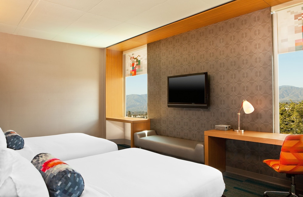 Room, 2 Queen Beds (Mobility Accessible, Roll-In Shower) - Photo 1