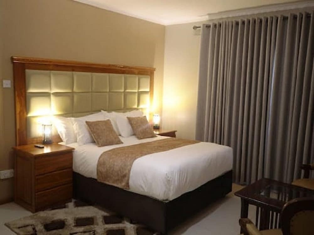 Luxury Apartment, 1 King Bed, Kitchenette, Garden View photo 1