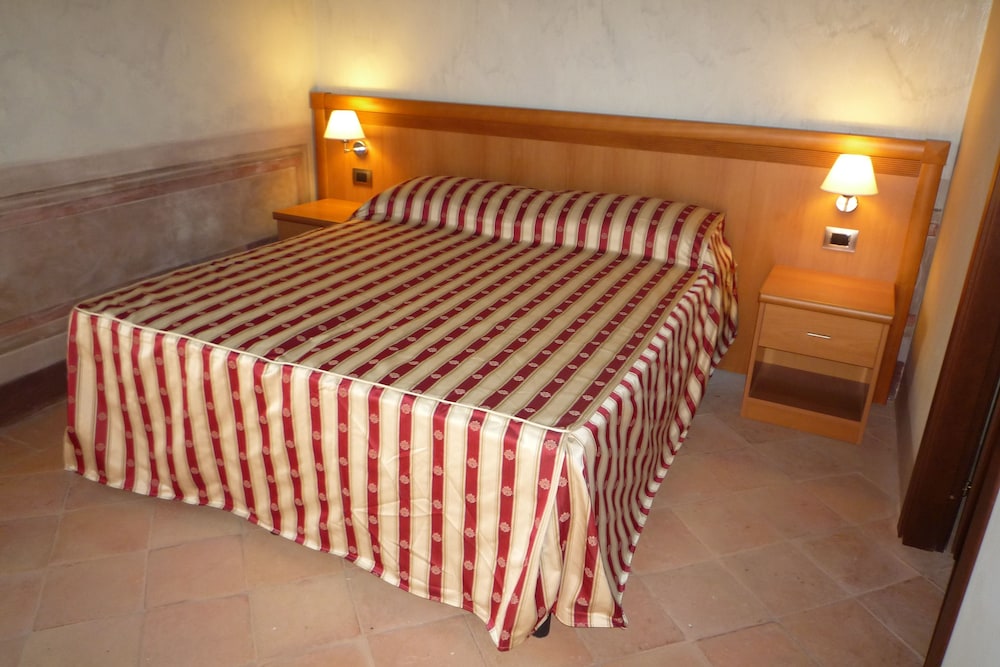 Double or Twin Room photo 1