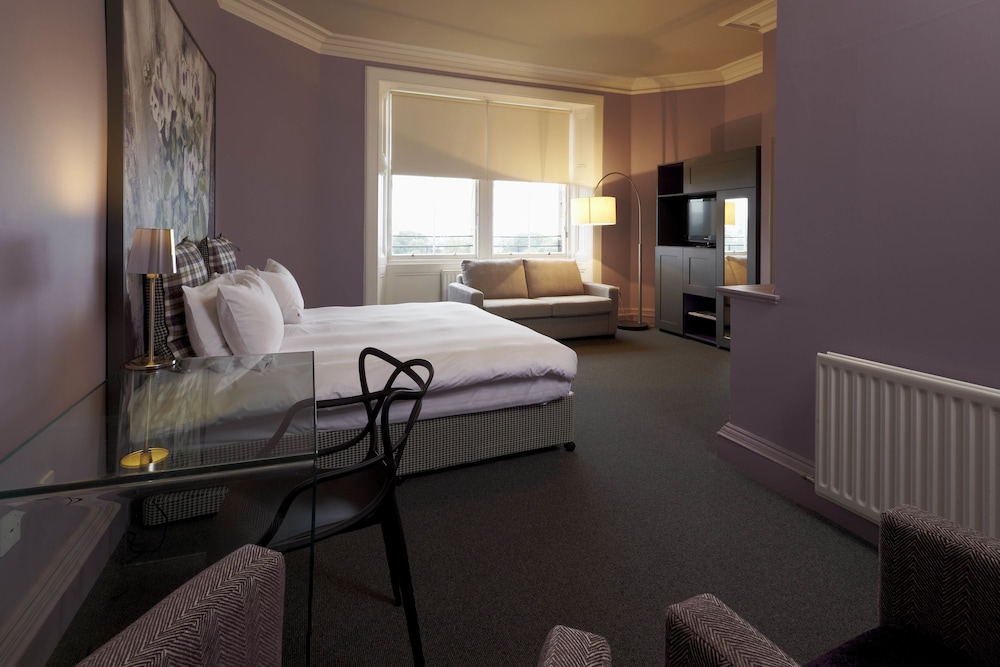 Family Room, Accessible (Lower Ground Floor) photo 3