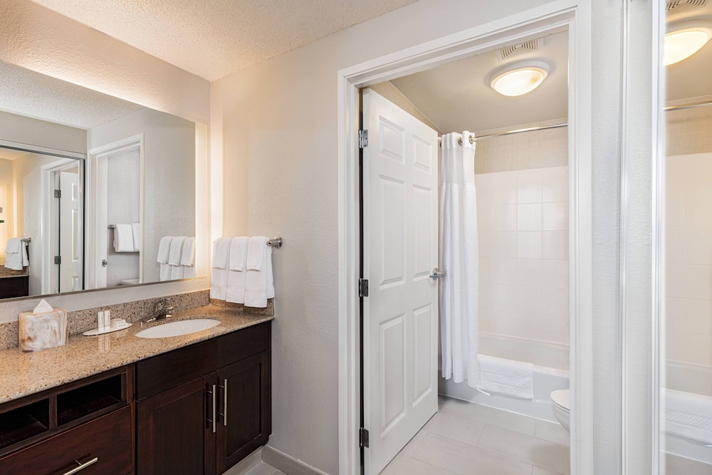 Room, 1 Bedroom (Hearing Accessible) - Photo 4