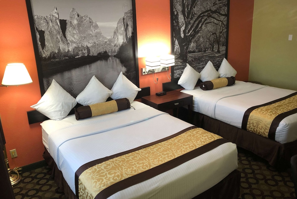 Room, 2 Queen Beds, Non Smoking photo 2