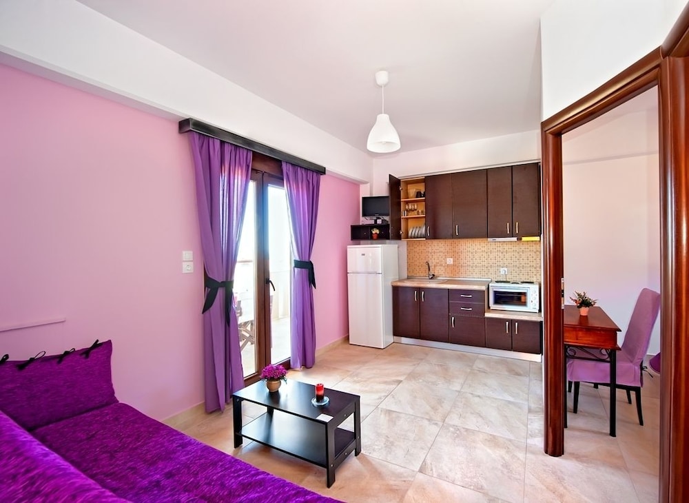 Apartment, 2 Bedrooms, Ground Floor photo 1