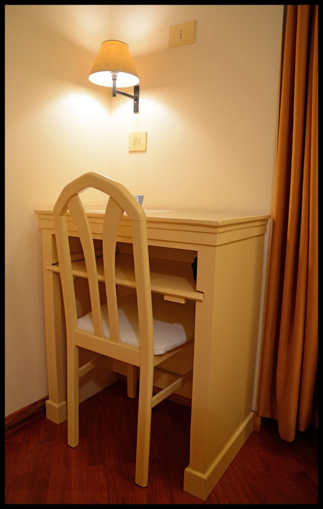 Single Room (Small) photo 2