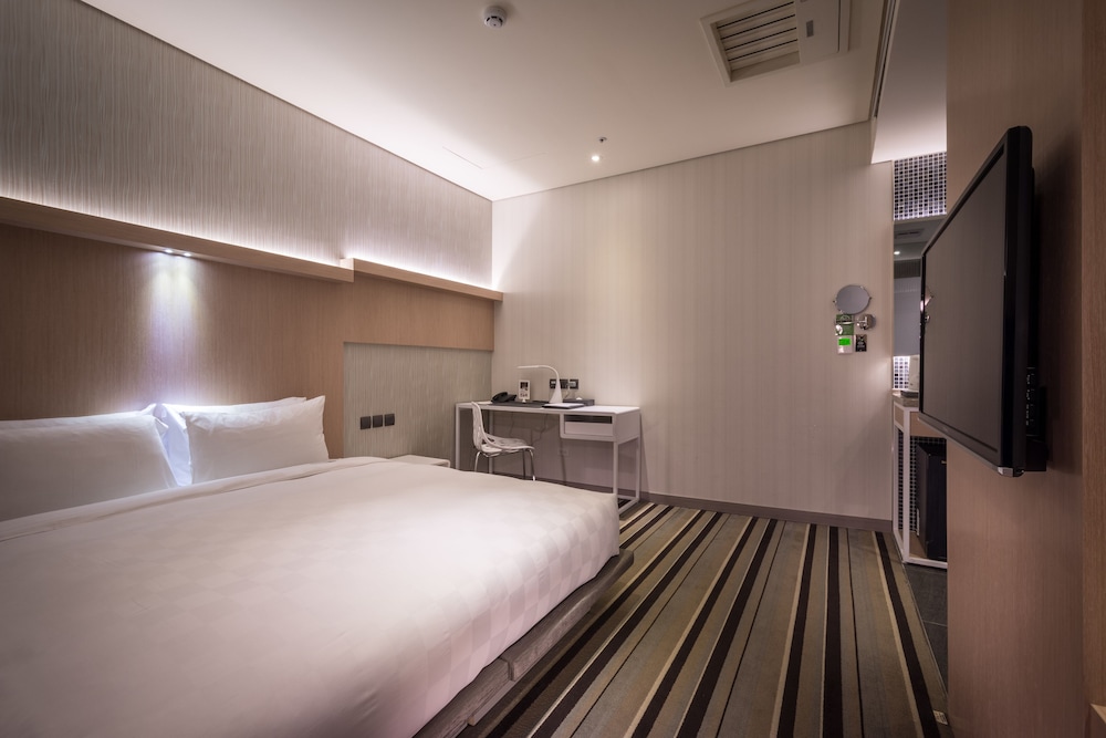 Splendor Room (No Window) photo 3