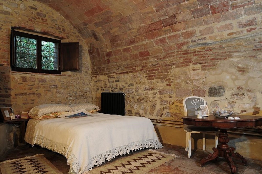Traditional House, 2 Queen Beds