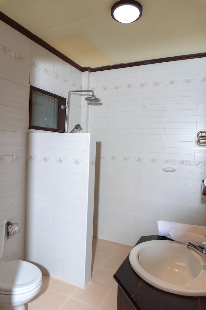 Deluxe Twin Room - Photo 19