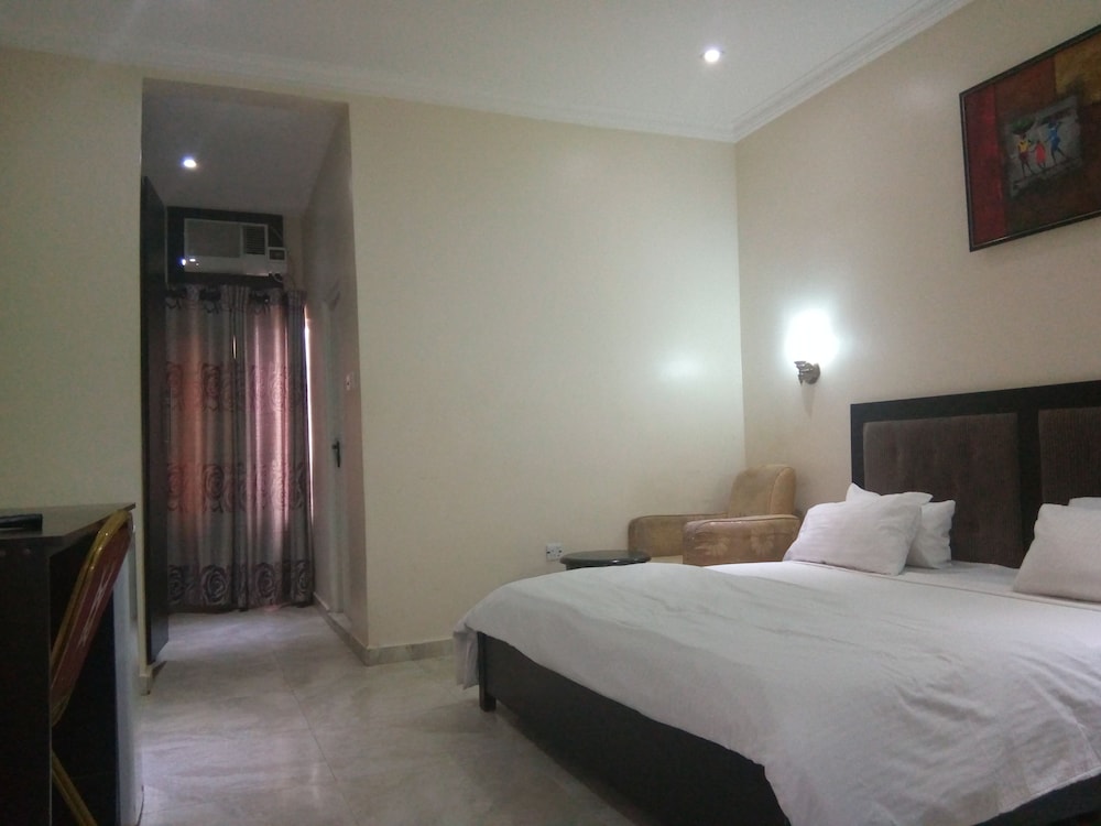 Deluxe Room - Photo 2