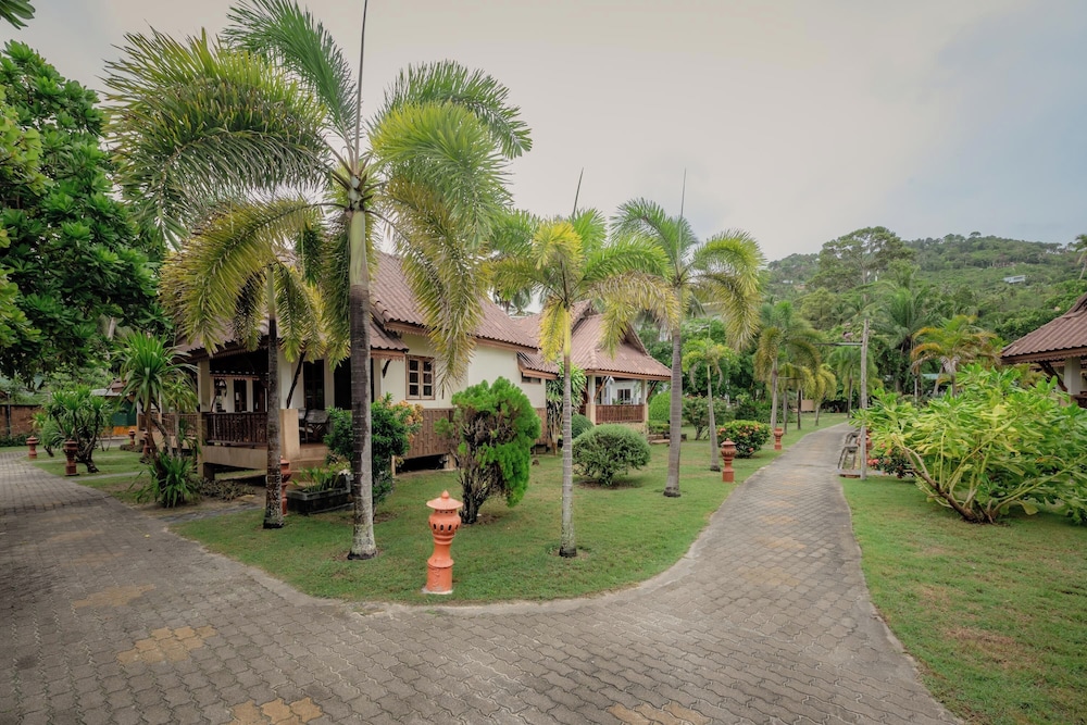 Superior Poolside or Seaside Cottage - Photo 19