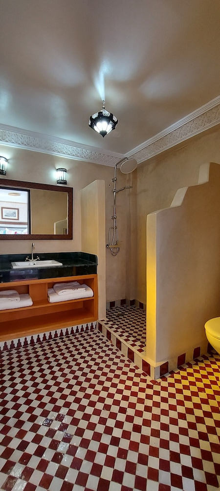 Superior Room - Photo 18
