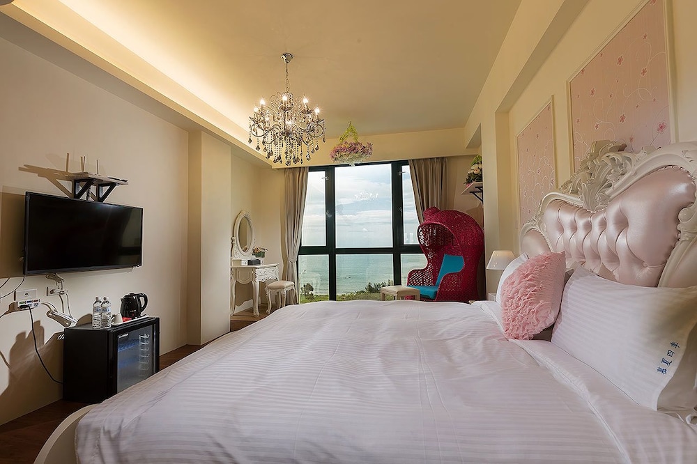 Deluxe Double Room, Ocean View (301) photo 3