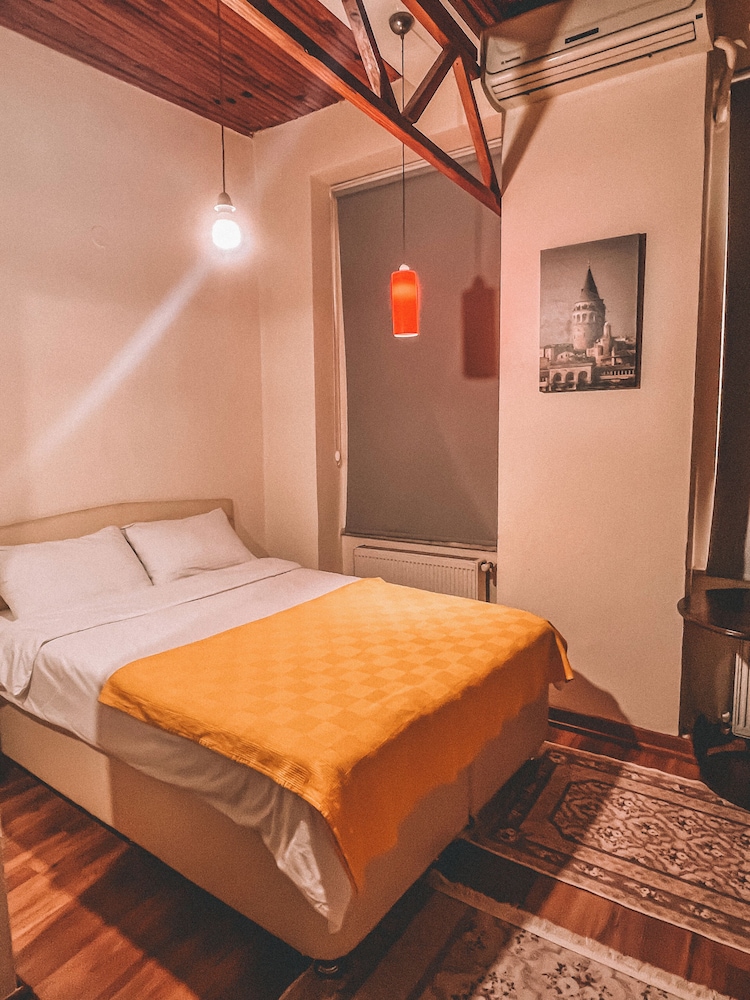 Standard Room, 1 Queen Bed photo 1