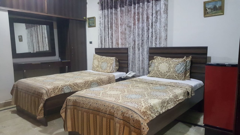 Standard Double Room, 2 Twin Beds, Private Bathroom