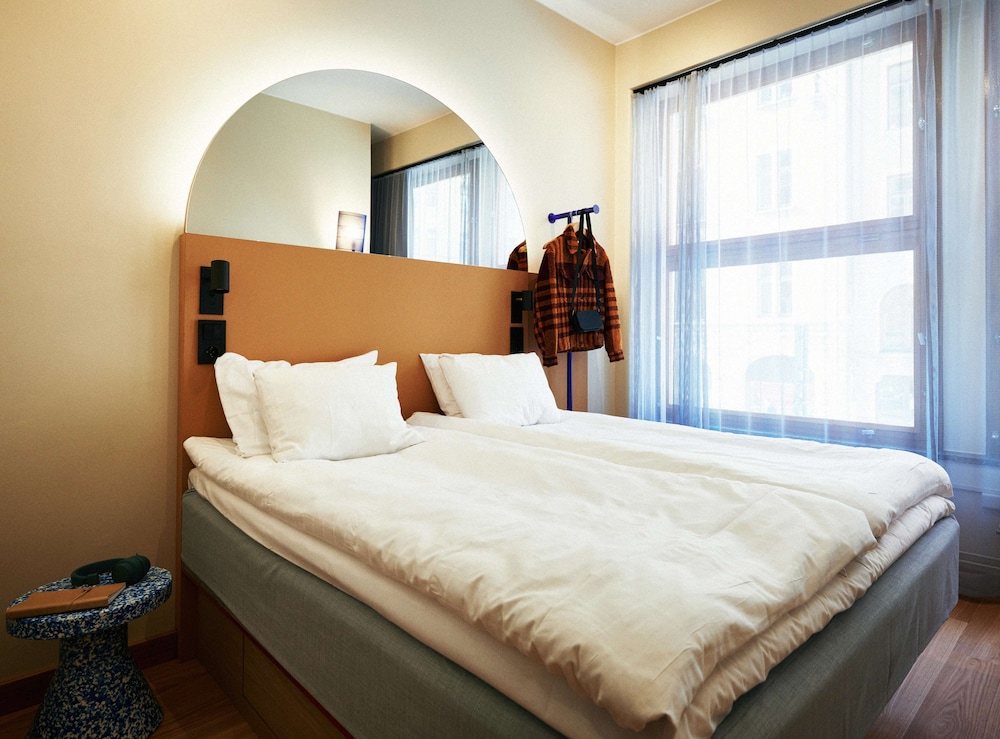 Room, Multiple Beds thumbnail 5