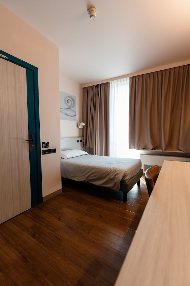 Business Single Room