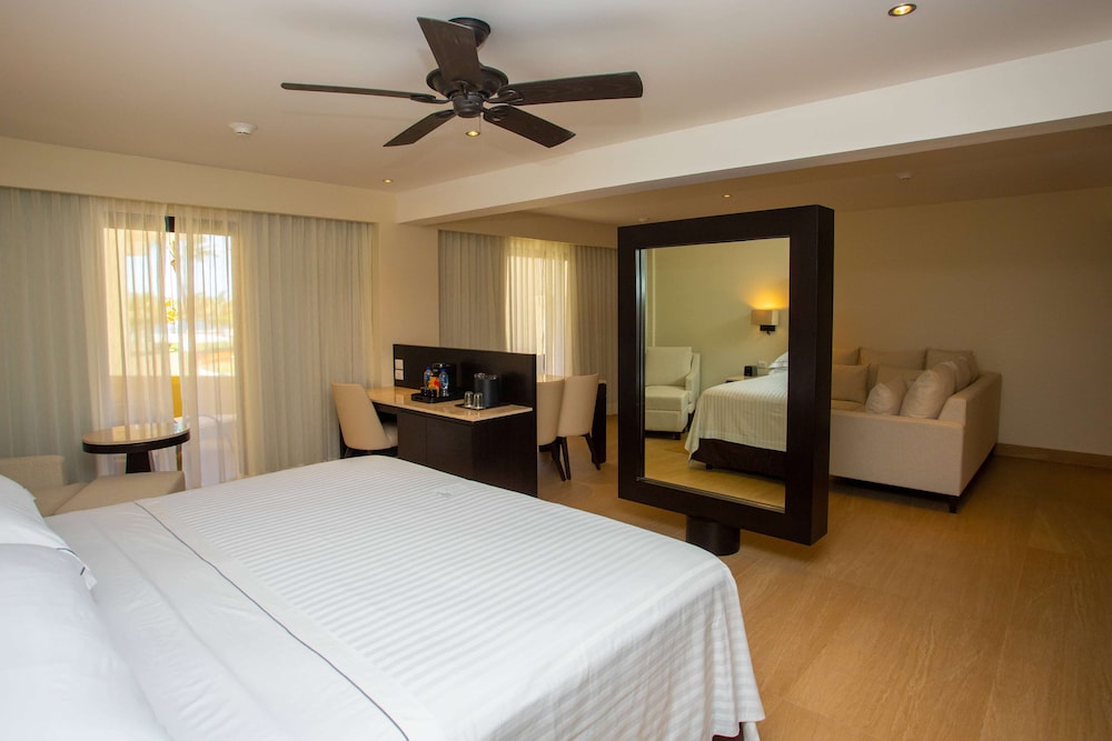 Junior Suite, Balcony photo 1
