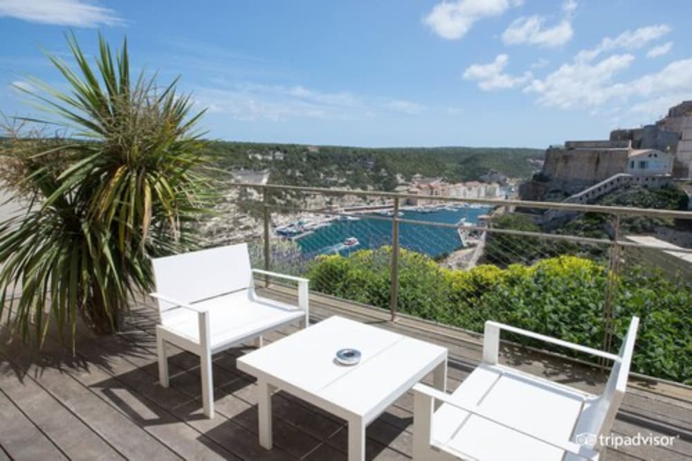 Double Room, Harbor View - Photo 4
