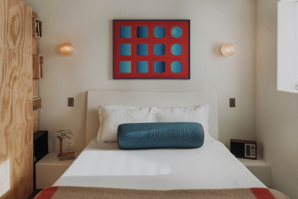 MOTEL #3