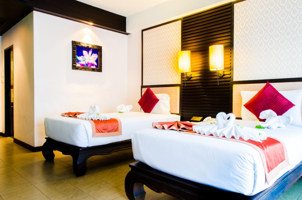 Deluxe Room, Pool View - Photo 2