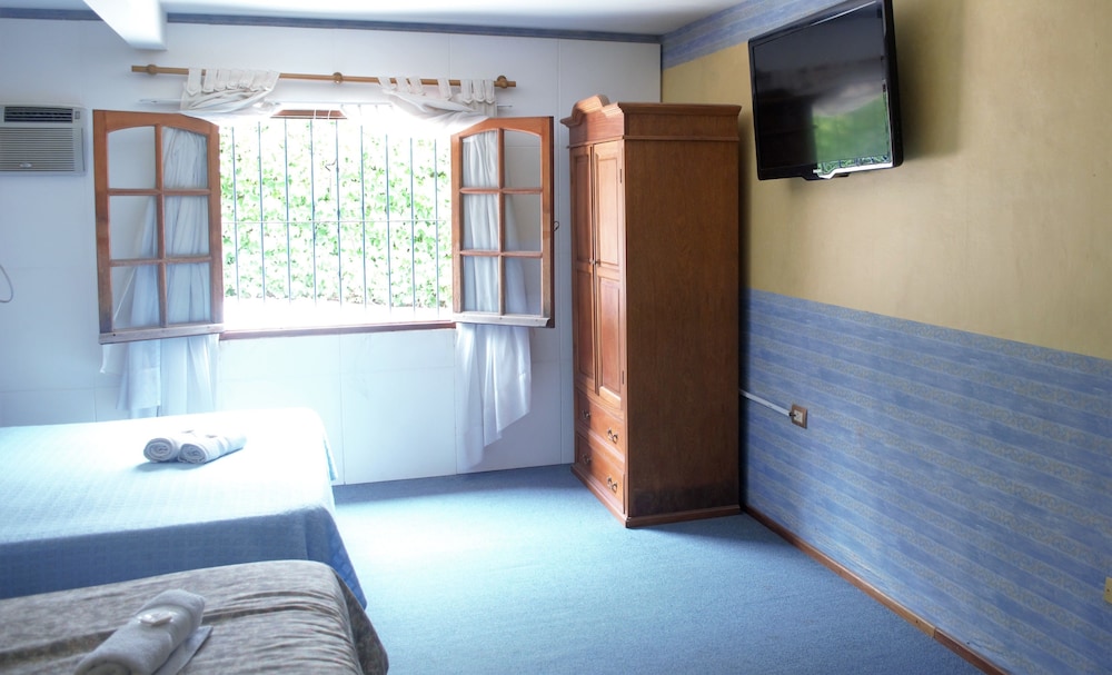 Twin Room, 2 Twin Beds, Non Smoking photo 1
