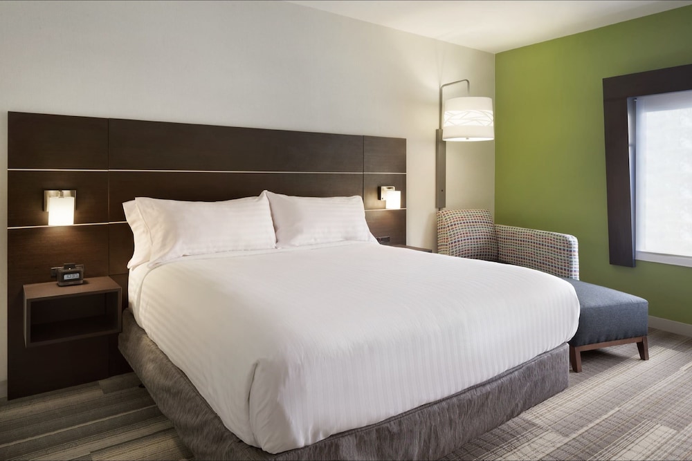 Standard Room, 1 King Bed, Accessible (MOBILITY) - Photo 1