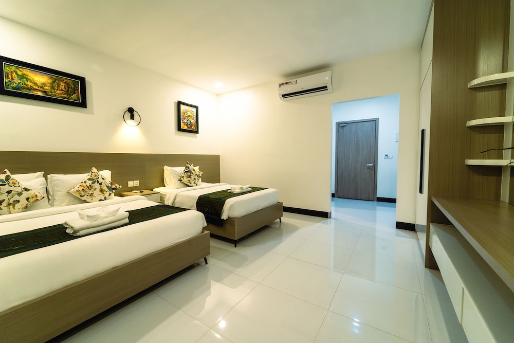 Deluxe Family Room - Photo 10