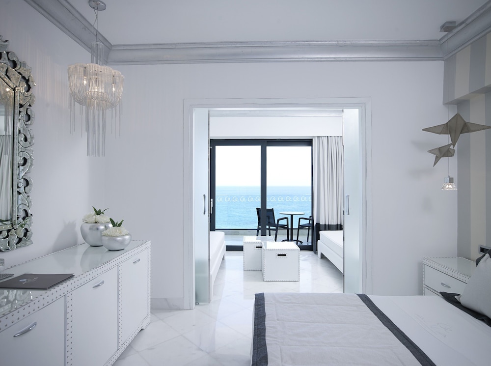 Family Room, Sea View