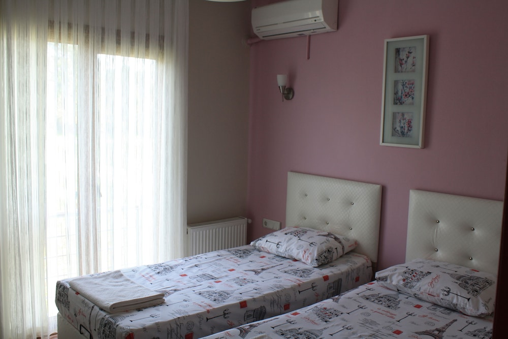 Basic Twin Room photo 1