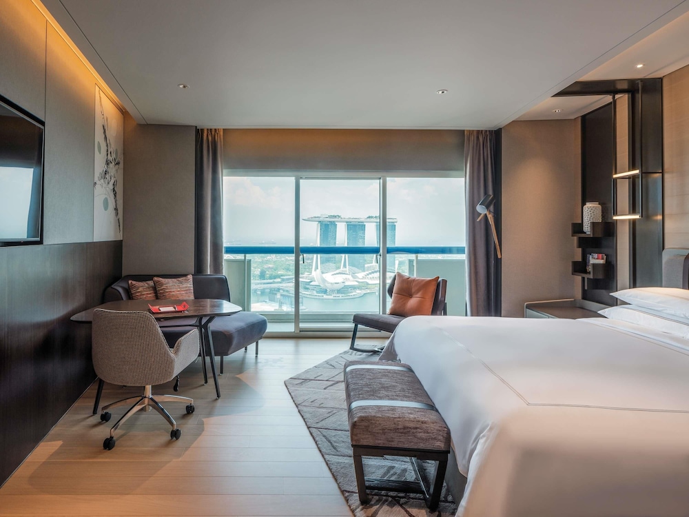 Executive Prestige Marina Bay, 1 King, L65 Lounge Access, High Floor, Balcony, Marina Bay View