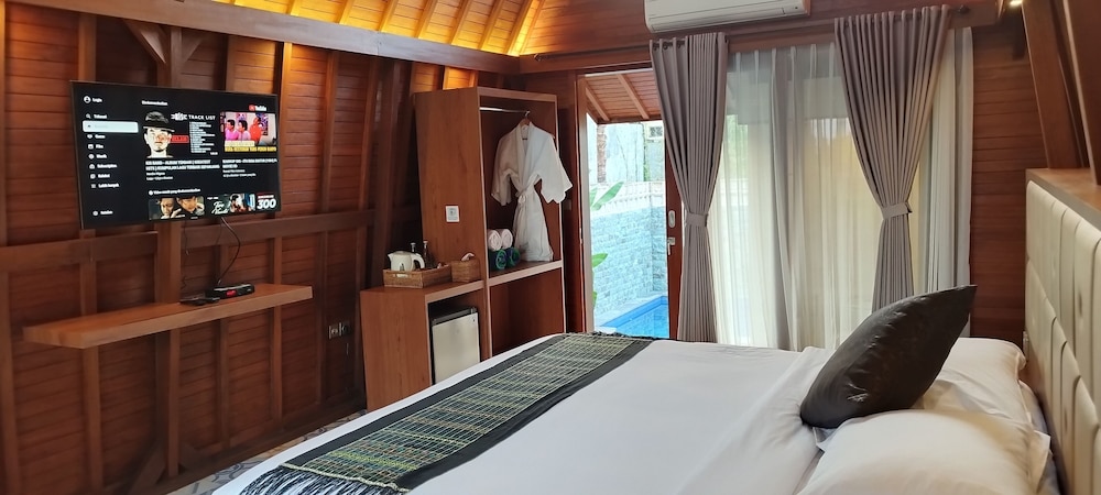 Room, 1 Bedroom, Smoking, Private Pool photo 2