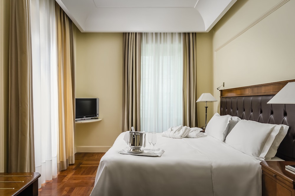Junior Suite, 1 Double or 2 Twin Beds (Family)