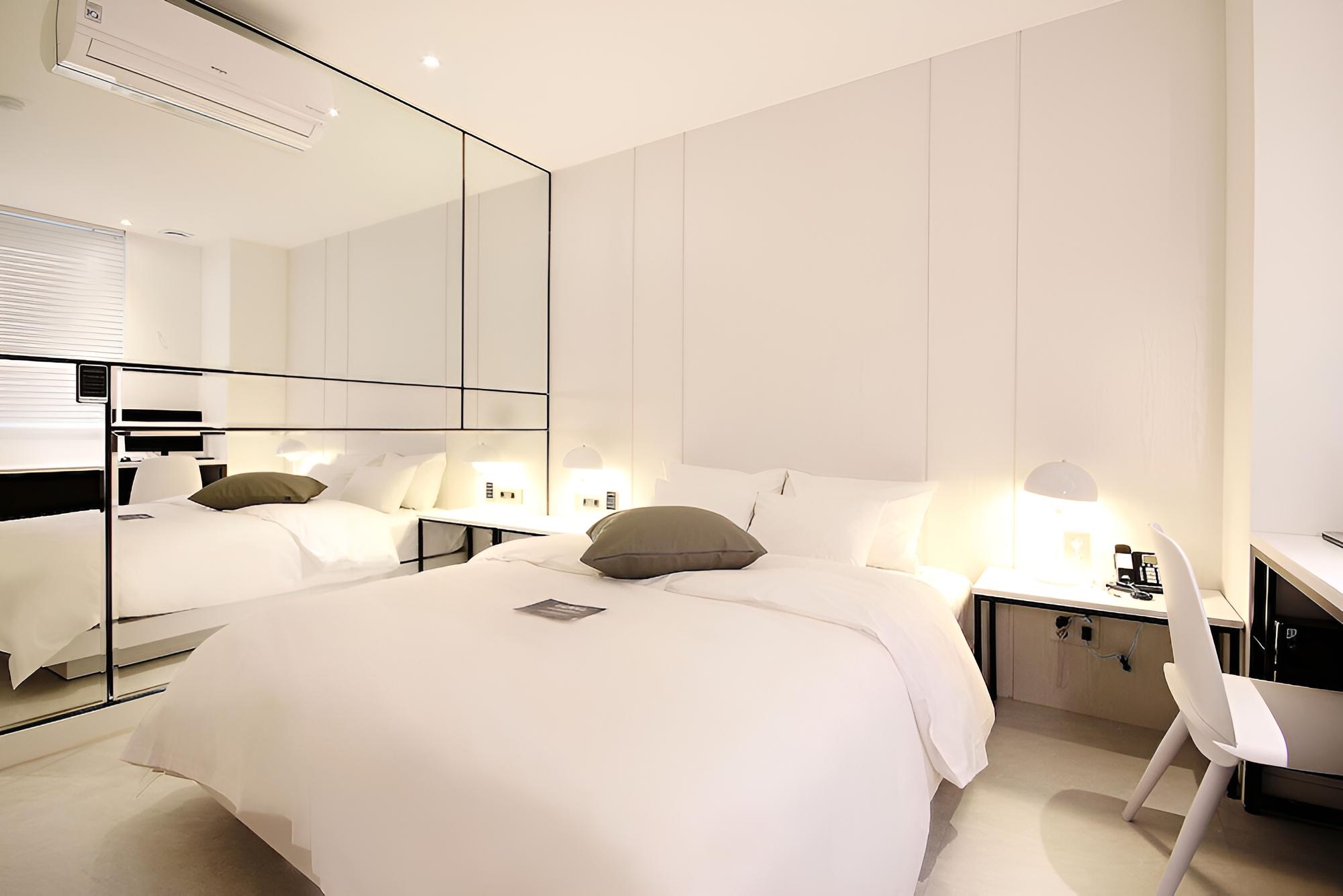 Room (Standard B (OTT)) - Photo 8