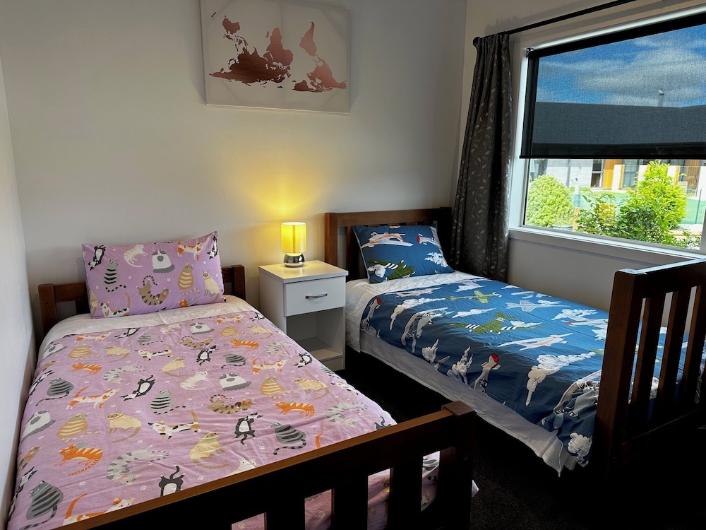 Deluxe House, Mountain View photo 2