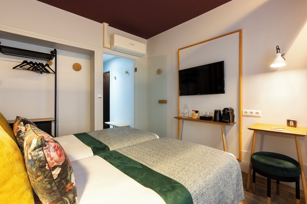 Twin Room - Photo 4