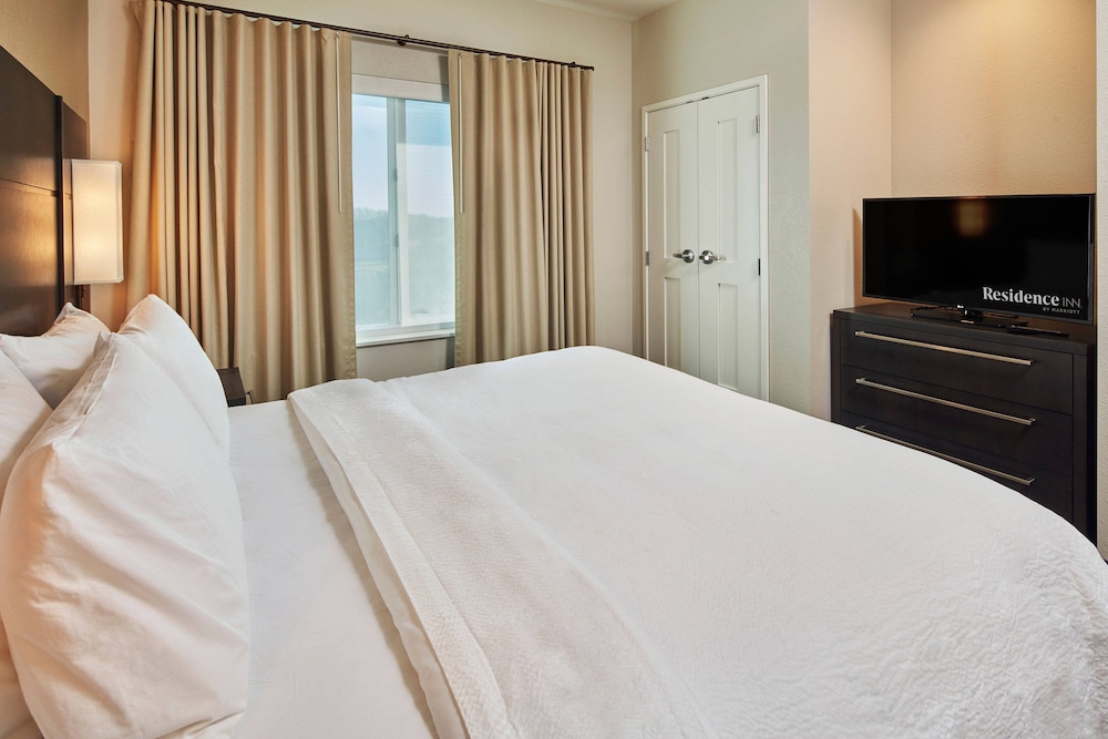 Suite, 1 Bedroom - Photo 2