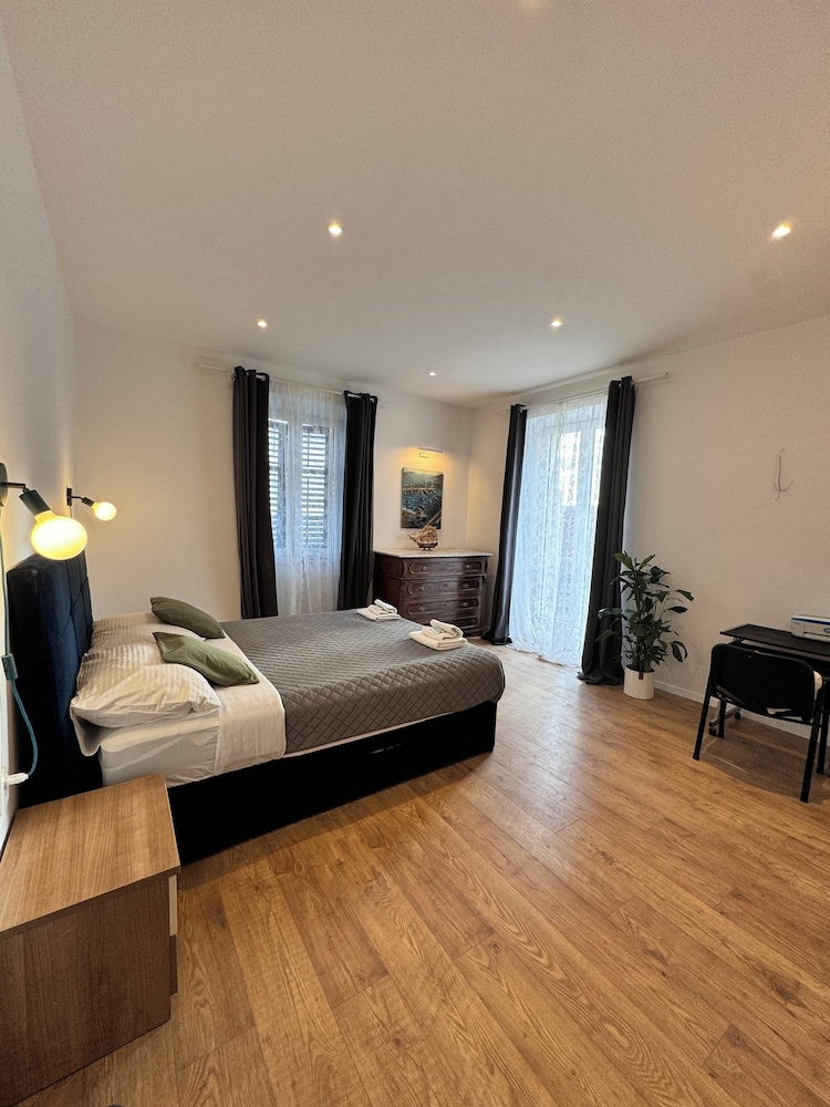 Comfort Apartment, City View
