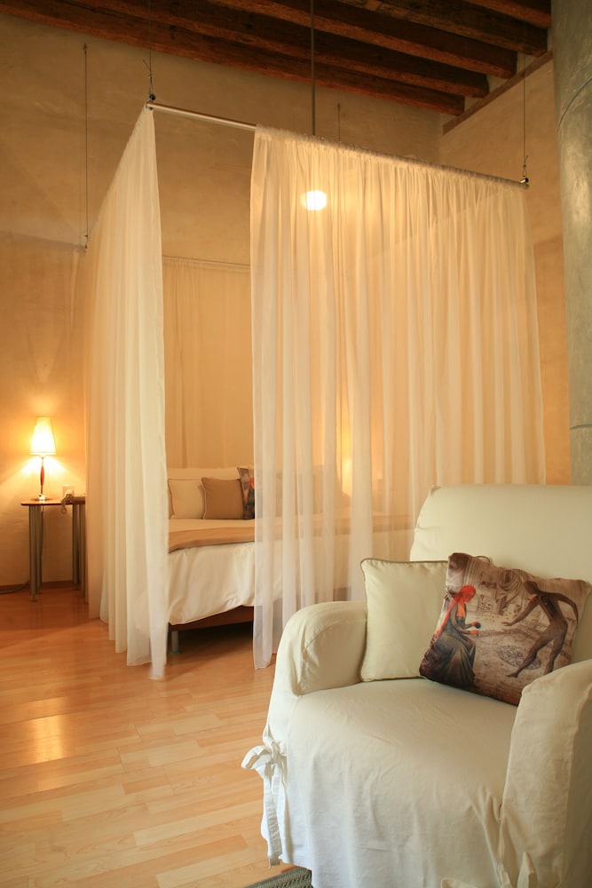 Junior Suite, 1 King Bed