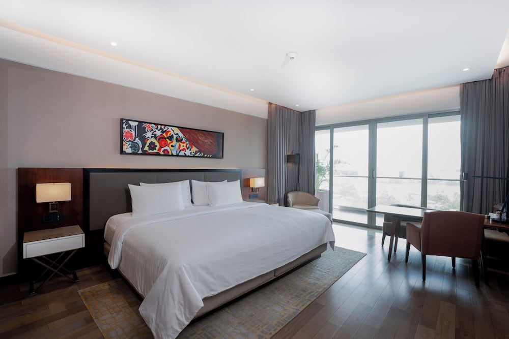 Room, 1 King Bed, Terrace (Club Access)