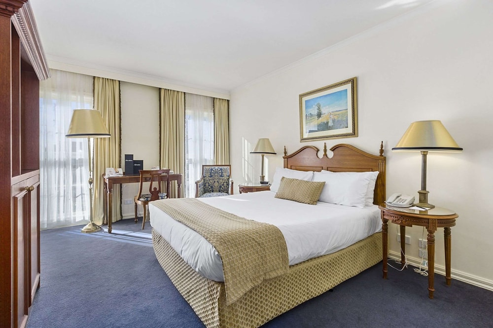 Executive Suite, 1 Queen Bed, Non Smoking - Photo 1