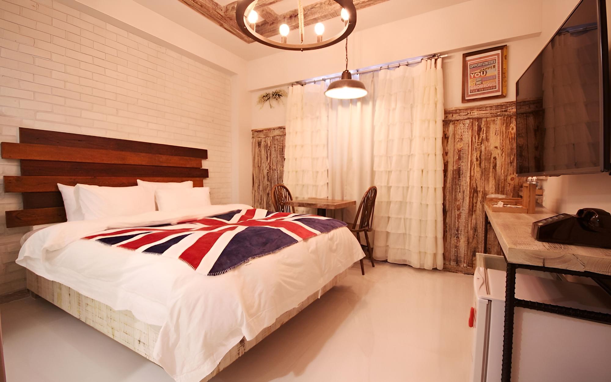 Room (Deluxe) photo 2