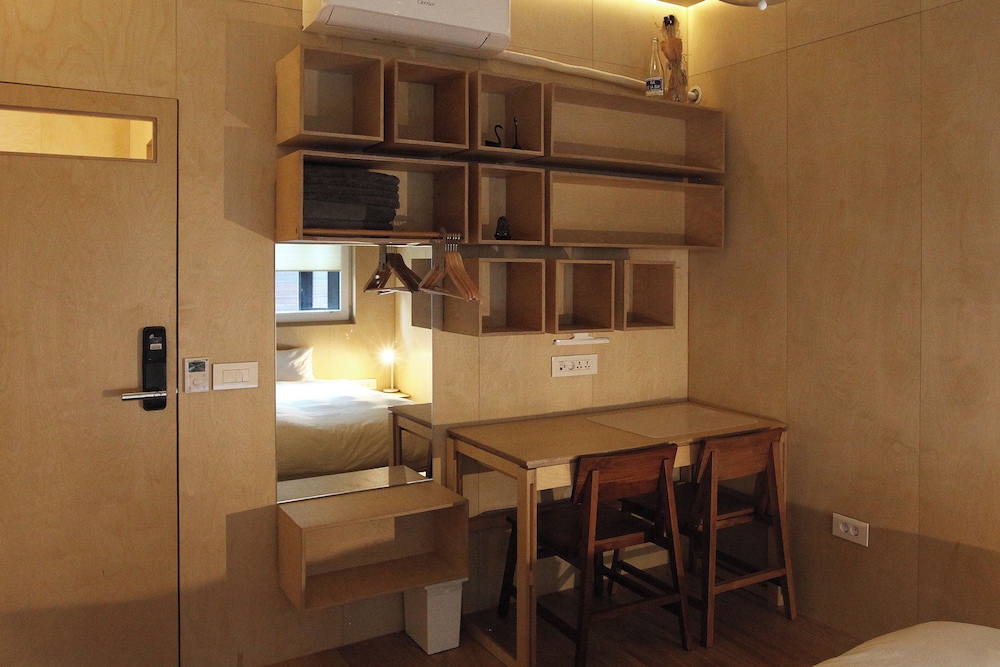 Premium suite - Fully private (1 bed room / Foreigners Only) photo 3