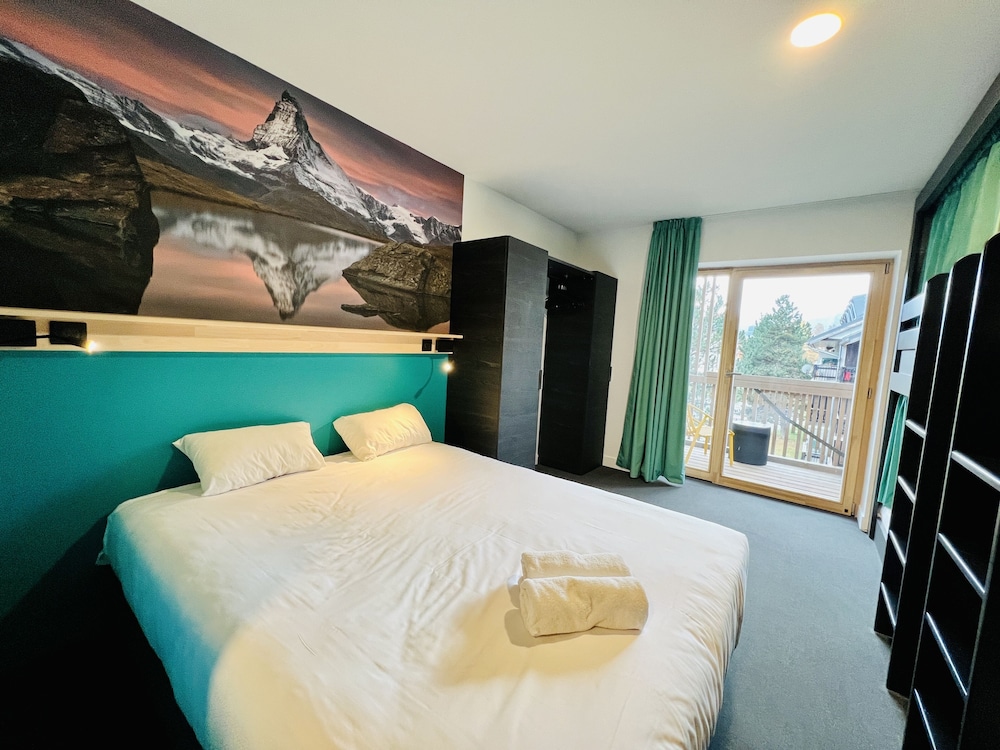 room for 6 persons with private bathroom photo 1