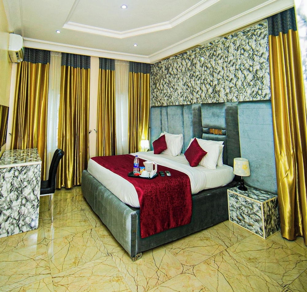 Deluxe Single Room, 1 King Bed photo 2