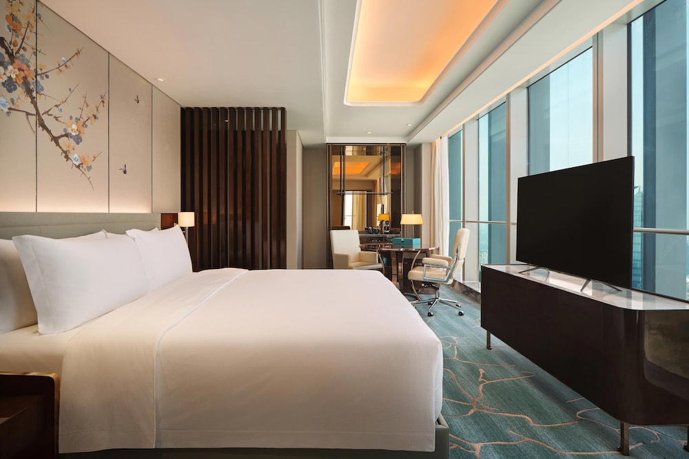 Room, 1 King Bed, Corner