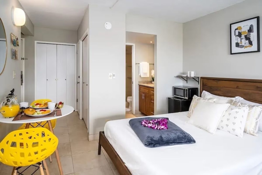 Standard Apartment, 2 Queen Beds, Garden View