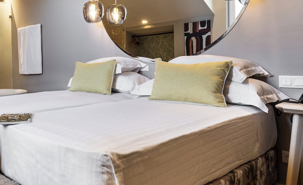 Superior Room (Premium) - Photo 7